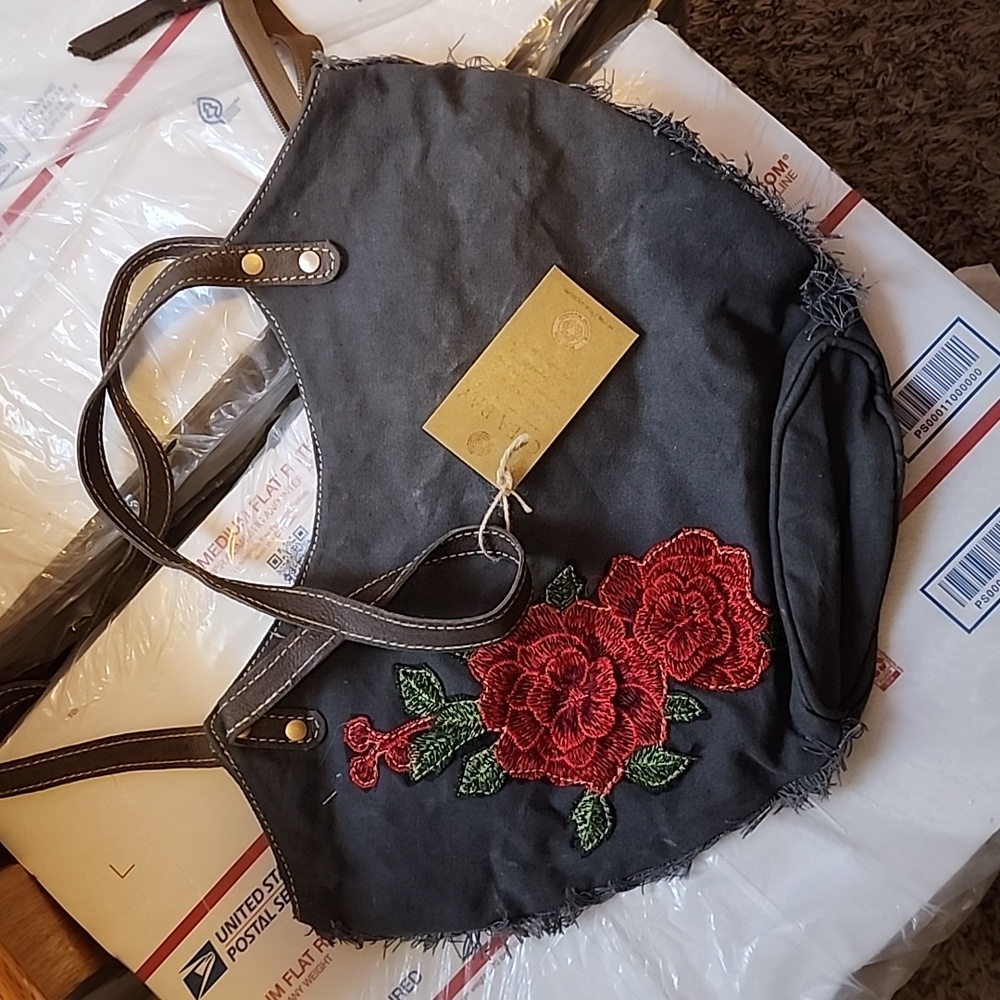 Clea Ray rose purse